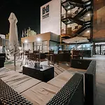 Zenit Hall 88 Апарт-отель Саламанка