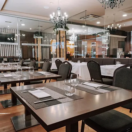 Zenit Hall 88 Hotel apartamentowy Salamanka