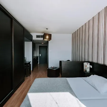 Hotel apartamentowy Zenit Hall 88 Salamanka