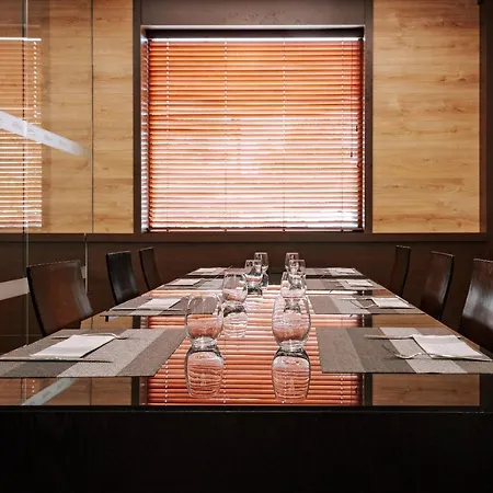 Zenit Hall 88 4* Salamanka