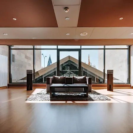 Zenit Hall 88 Hotel apartamentowy Salamanka