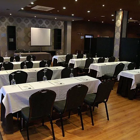 Zenit Hall 88 4* Salamanka