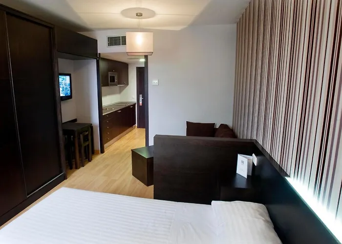 Zenit Hall 88 Aparthotel Salamanca