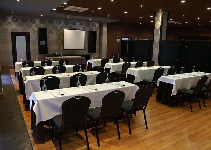 Zenit Hall 88 4* Salamanca